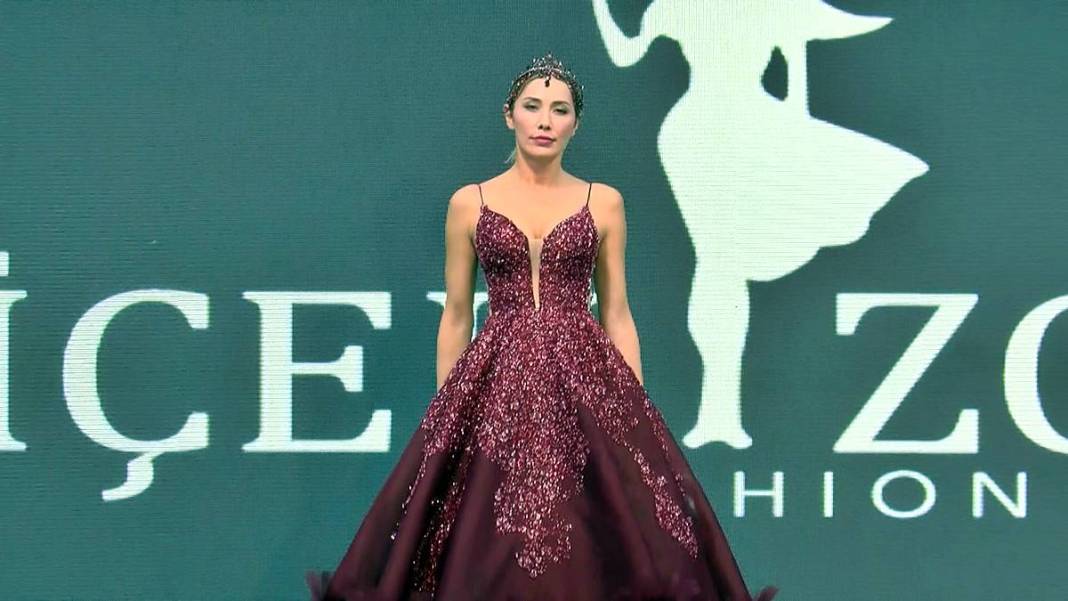 Bu gelinliğin fiyatını duyanların ağzı beş karış açık kalıyor! 30 kilogram ağırlığında, 8 ayda dikildi 1